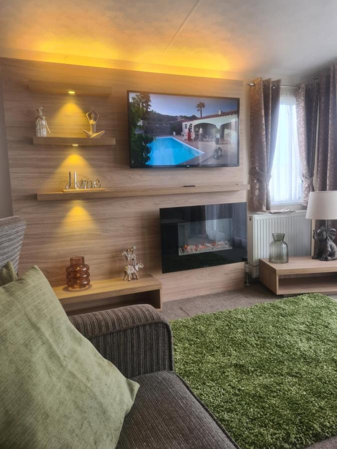 Beautiful 2 Bedroom Caravan, Holiday Park Tenby Saint Florence 외부 사진