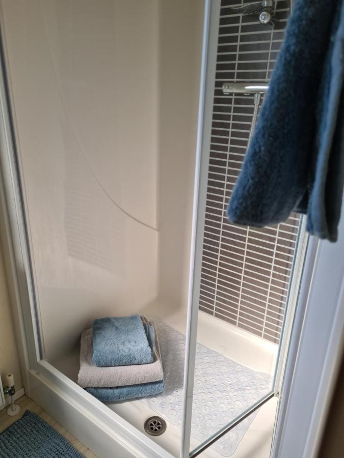 Beautiful 2 Bedroom Caravan, Holiday Park Tenby Saint Florence 외부 사진