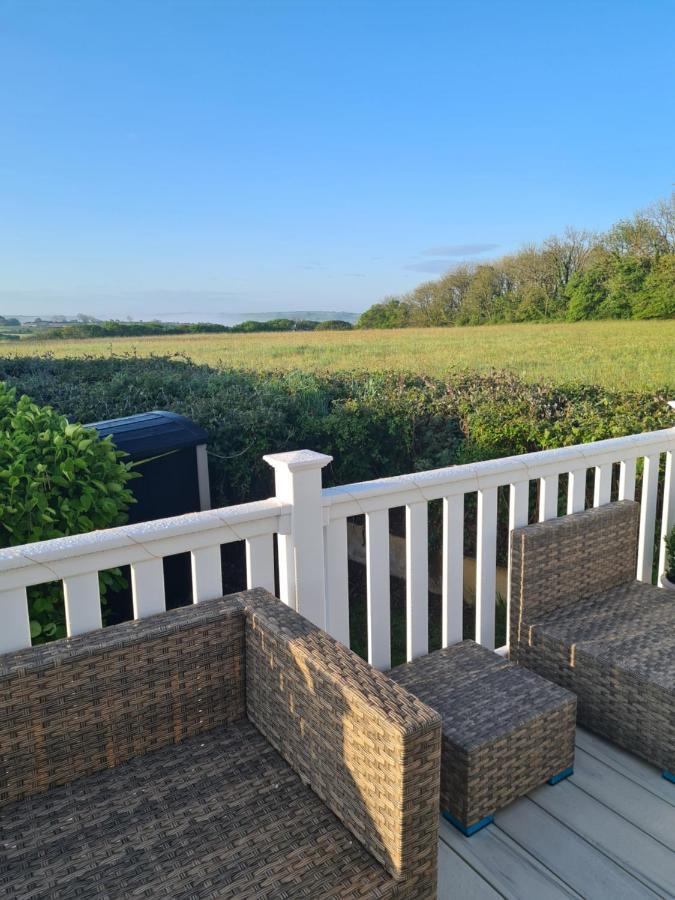 Beautiful 2 Bedroom Caravan, Holiday Park Tenby Saint Florence 외부 사진