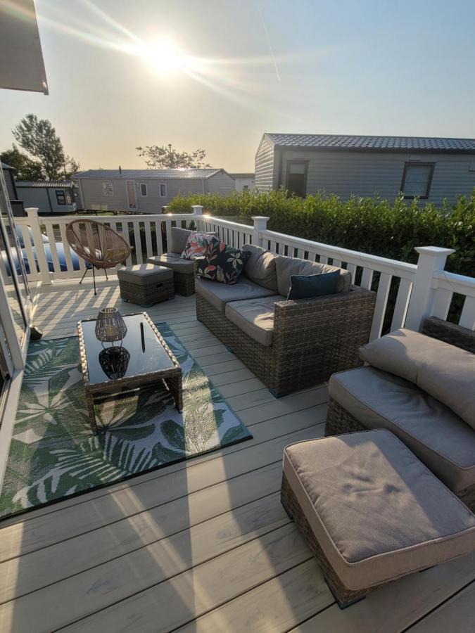 Beautiful 2 Bedroom Caravan, Holiday Park Tenby Saint Florence 외부 사진