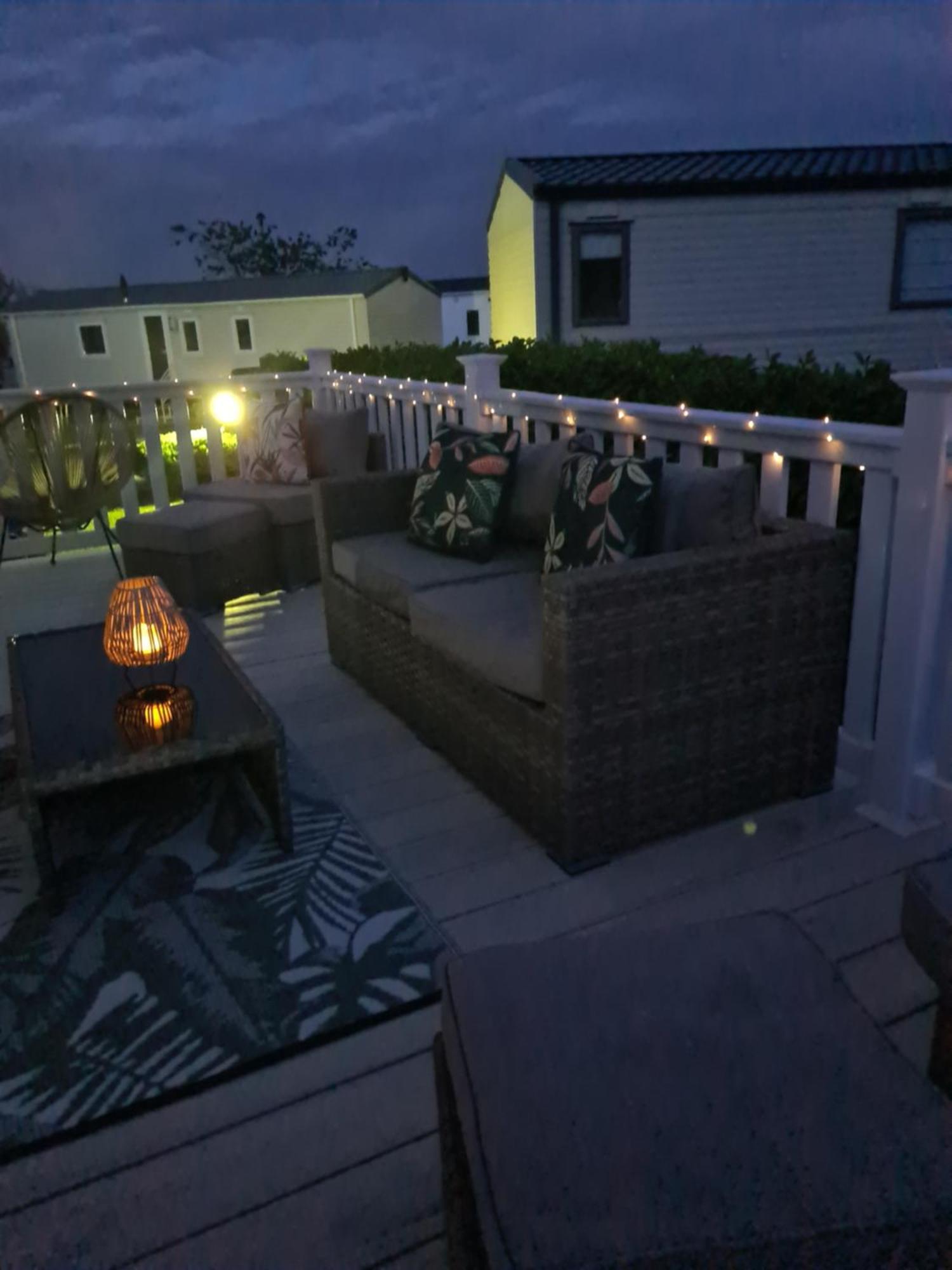 Beautiful 2 Bedroom Caravan, Holiday Park Tenby Saint Florence 외부 사진