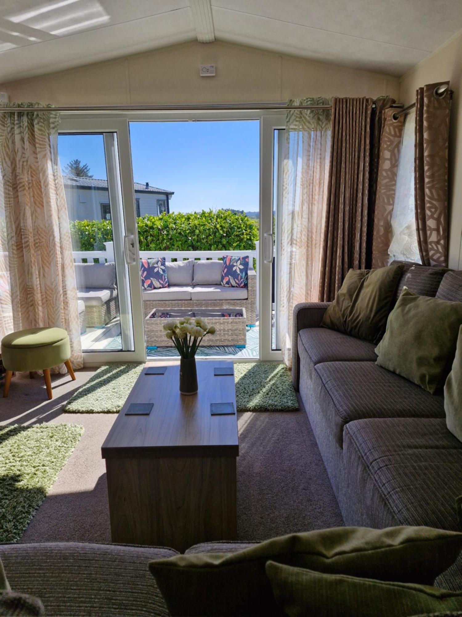Beautiful 2 Bedroom Caravan, Holiday Park Tenby Saint Florence 외부 사진